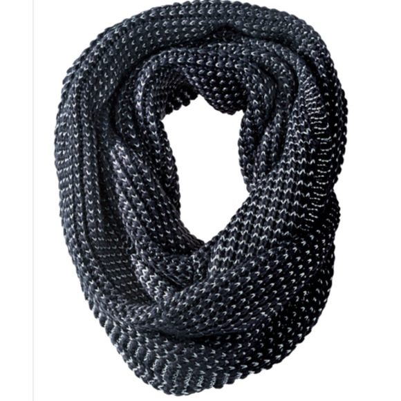 Infinity Knit Gray / Silver Scarf One Size - Picture 1 of 3
